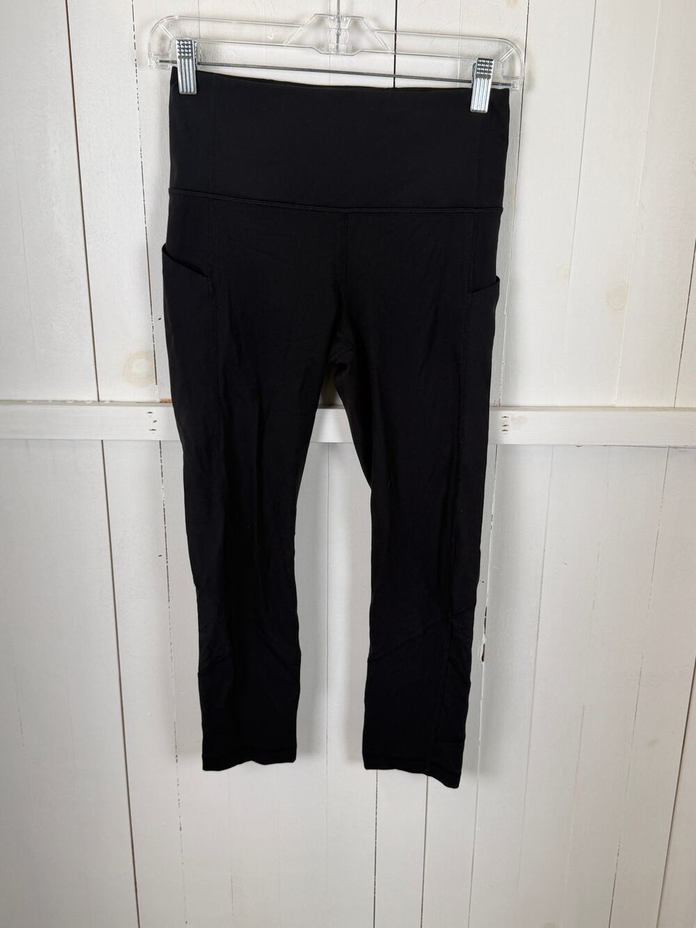 Lululemon Black Capri Leggings Size 4 Nylon Pre-Owned